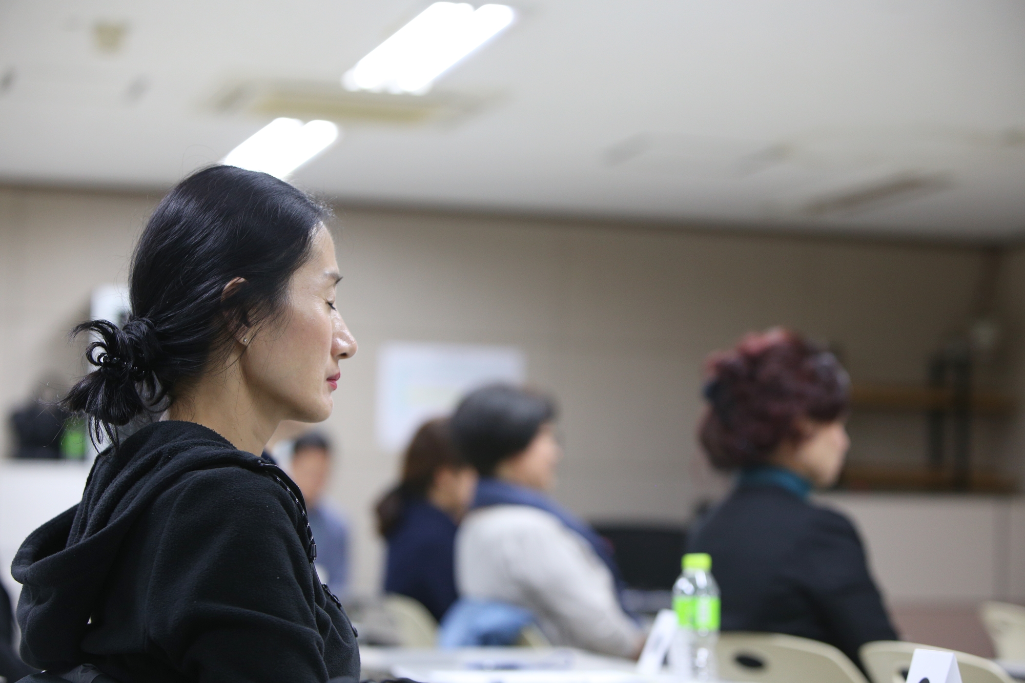 마음수련 교원연수에서 명상하는 선생님